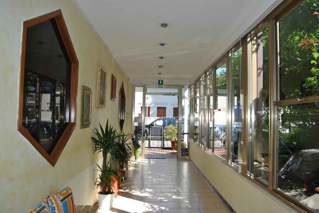 Le Aromatiche B&B Viserbella di Rimini Exteriör bild